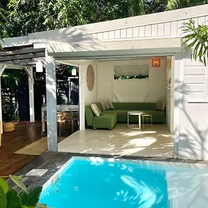 Hébergement de vacances 17 Les Palmes - Maison De Charme - Piscine Privée Et Accès
